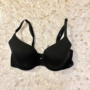 Victoria’s Secret Black T-Shirt Bra
